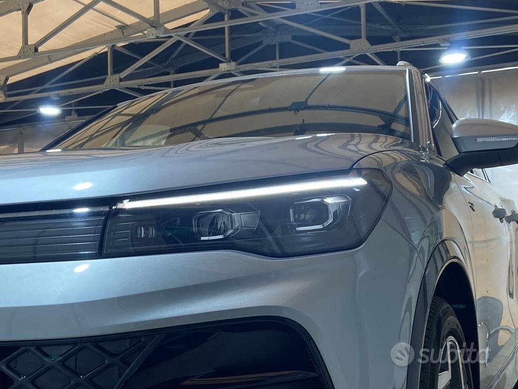 Volkswagen Tiguan 2.0 tdi R-Line 150cv dsg