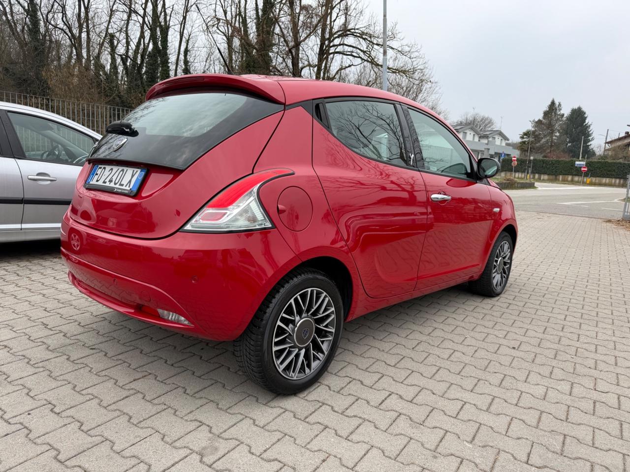 Lancia Ypsilon 1.2 69 CV 5 porte Platinum