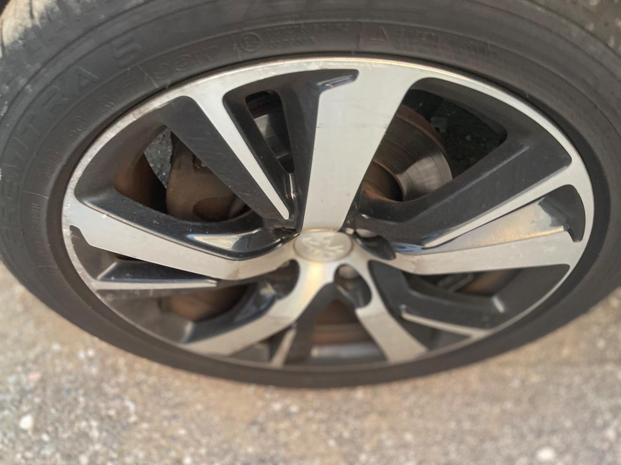 Peugeot 2008 1.6 e-HDi 115 CV Stop&Start Féline SI NEOPATENTATI