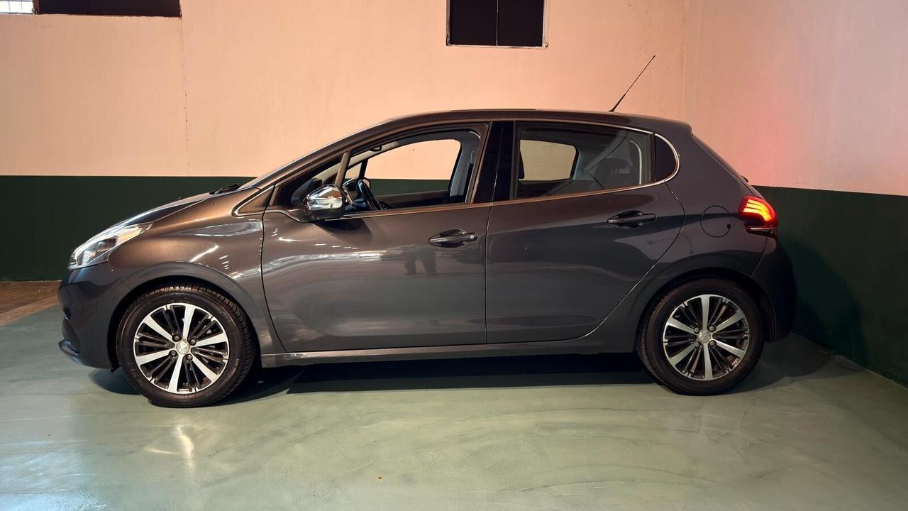 Peugeot 208 PureTech 82 5 porte Allure