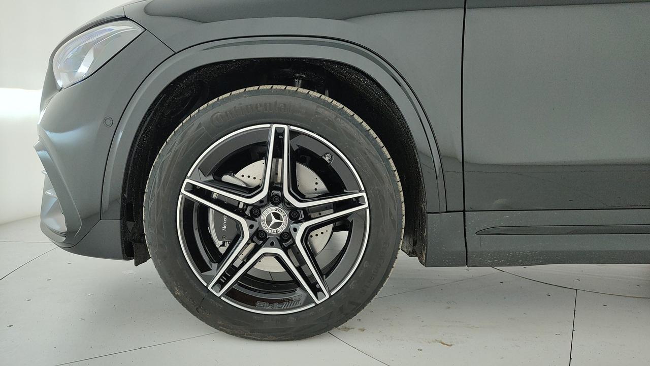 Mercedes-Benz GLA 200 d automatic