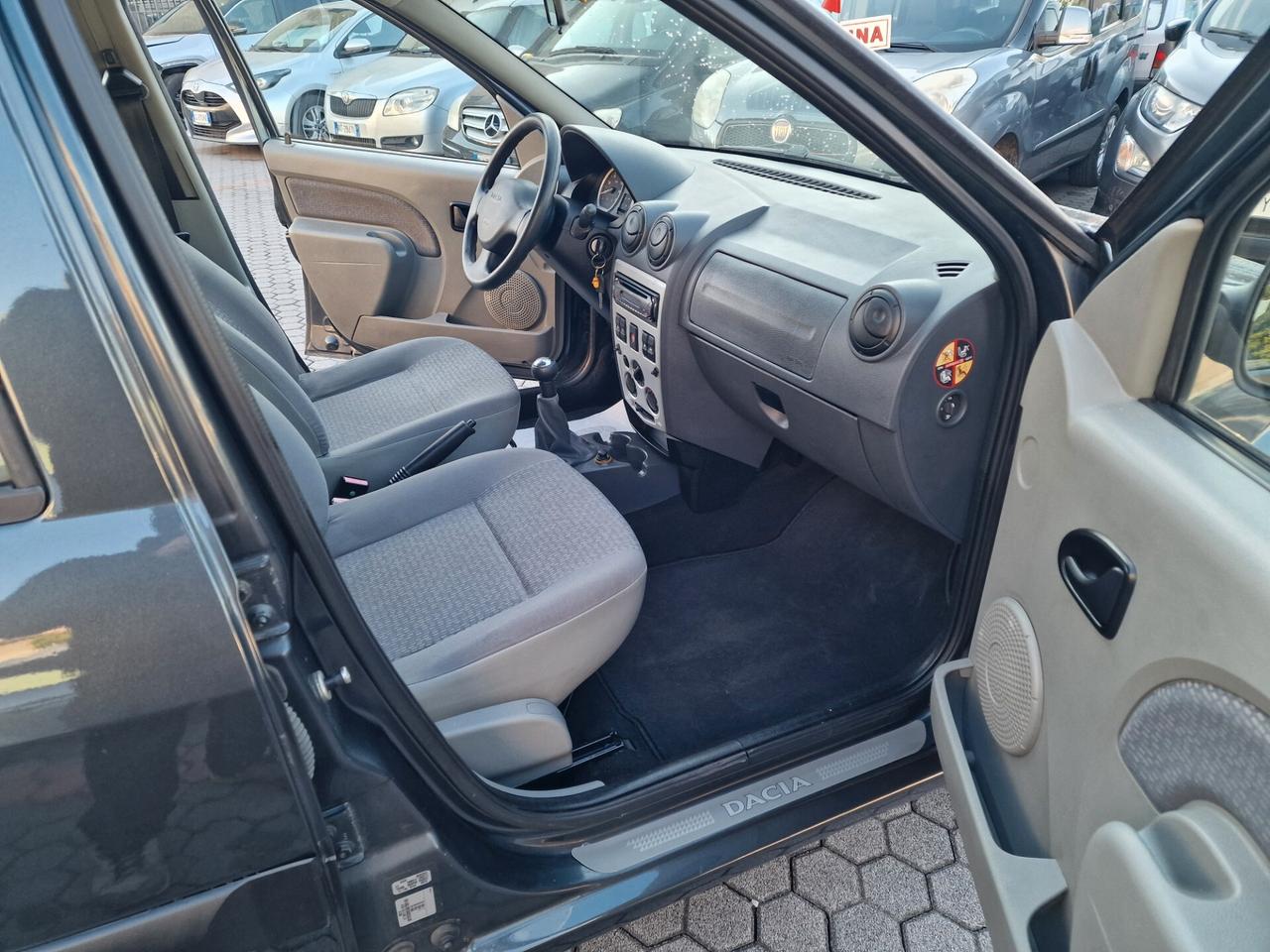 Dacia Logan 1.6 benzina 105cv 7 POSTI