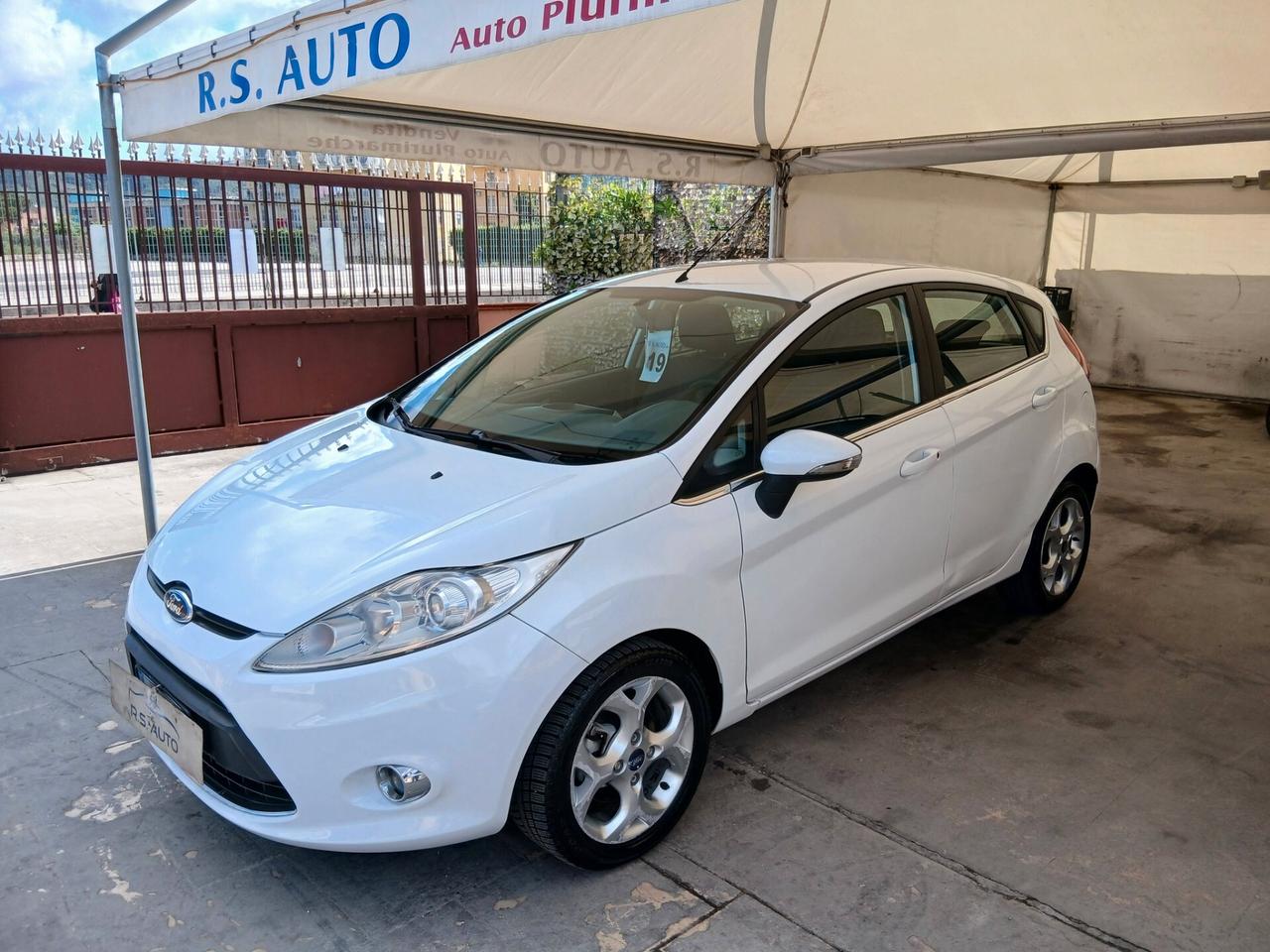 Ford Fiesta 1.2 benzina solo km71000 full 5p 09
