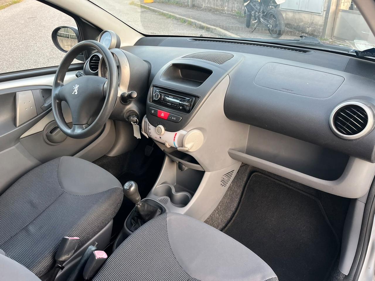 Peugeot 107 1.0 68CV 3p. SOLO 49.000 KM !!!