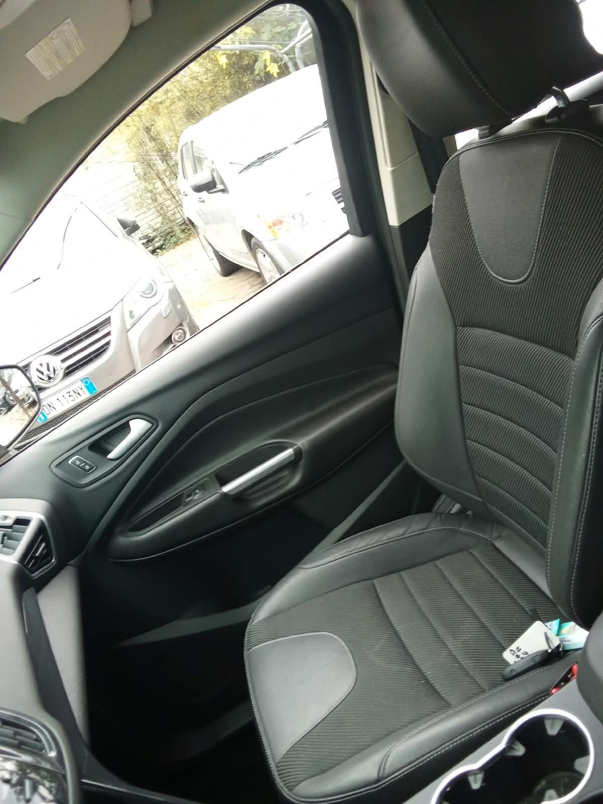 Ford Kuga 2.0 TDCI 140 CV 4WD Titanium