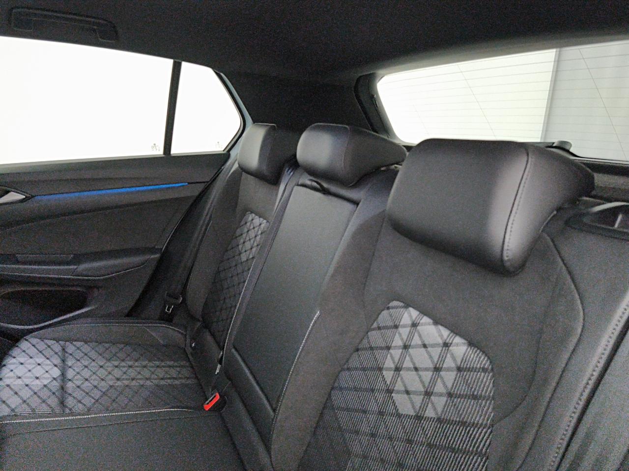 Volkswagen Golf 2.0 tdi R-Line 150cv