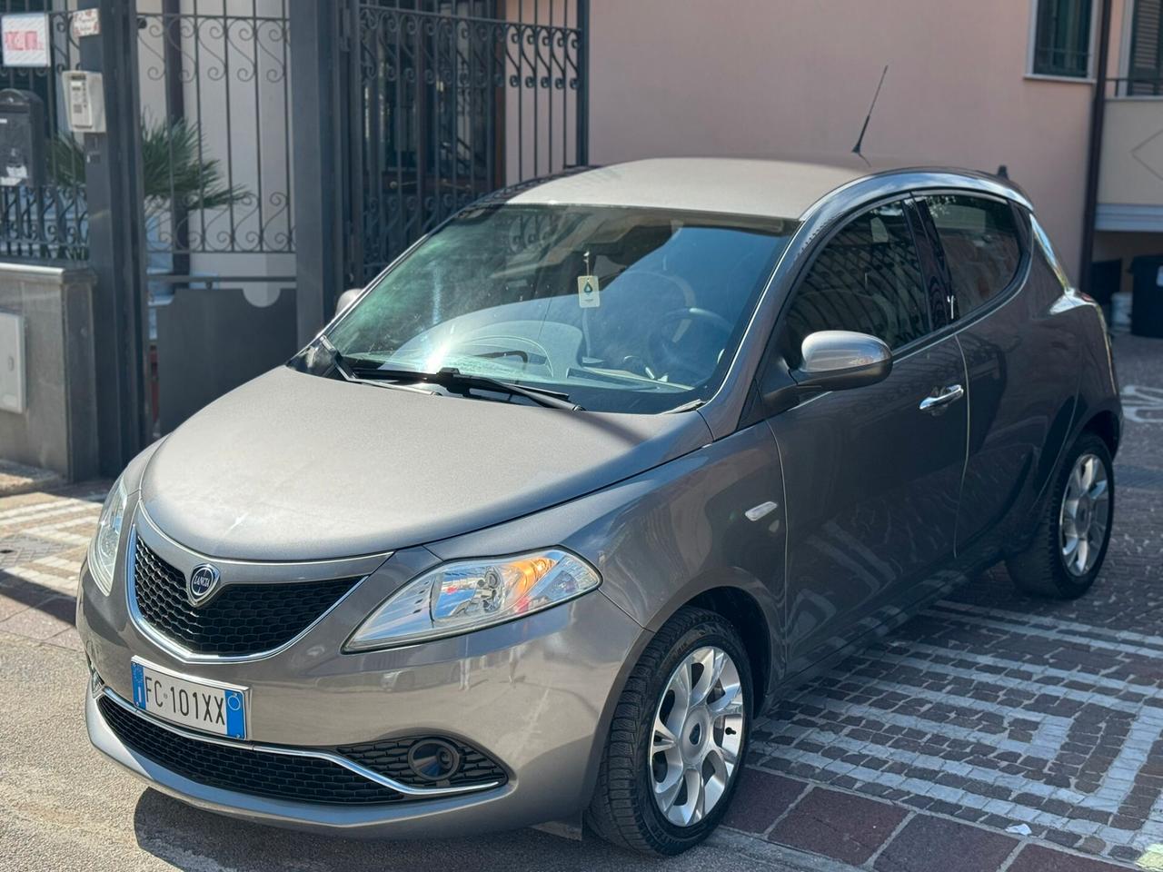Lancia Ypsilon 1.2 69 CV 5 porte Platinum