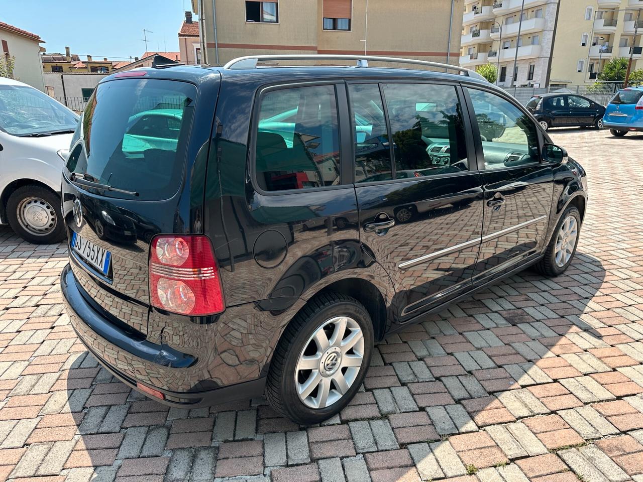 Volkswagen Touran 2.0 TDI DPF Highline 7 Posti