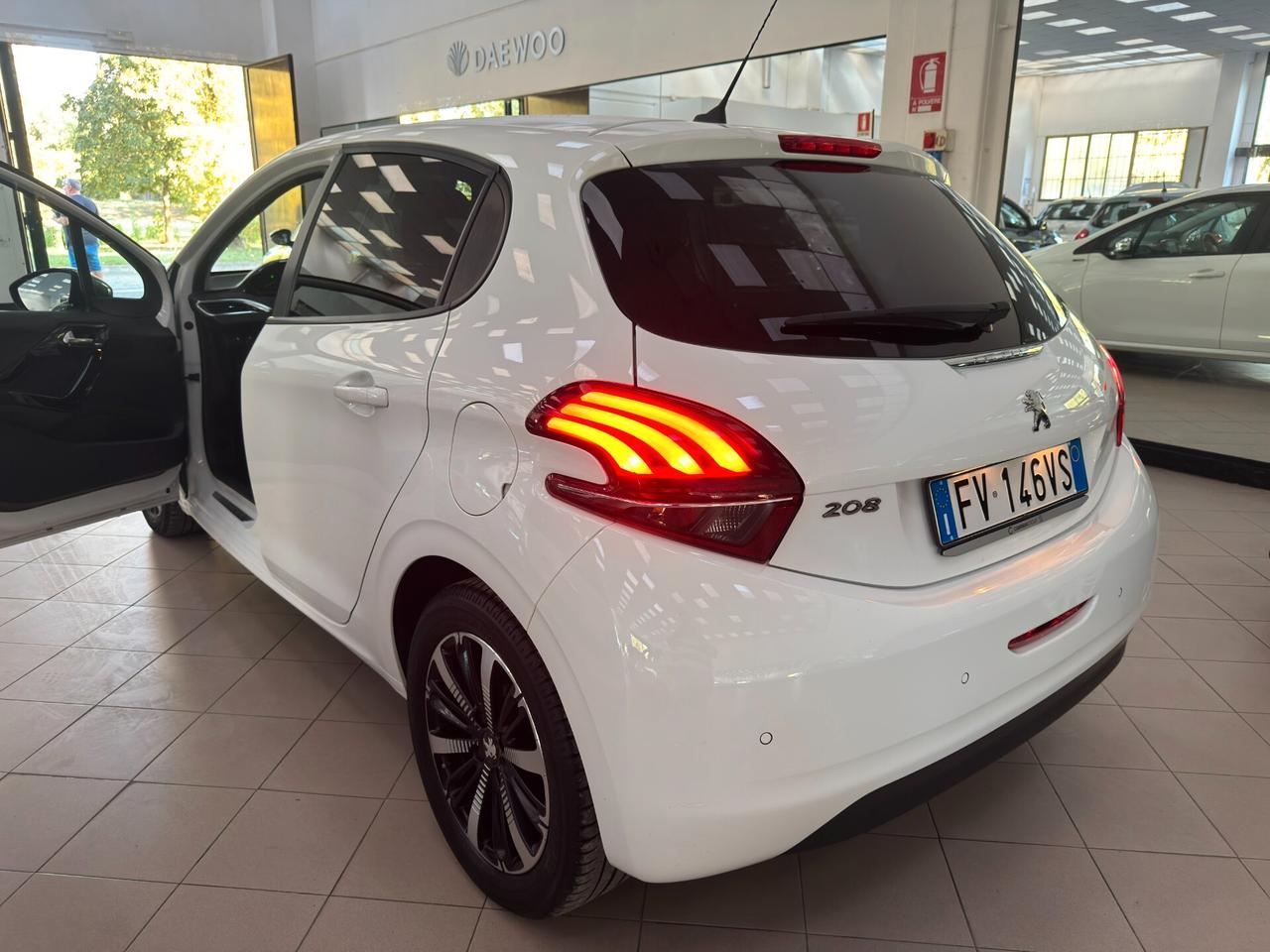 Peugeot 208 PureTech 82 Stop&Start 5 porte Allure - EDIZIONE LIMITATA: SIGNATURE