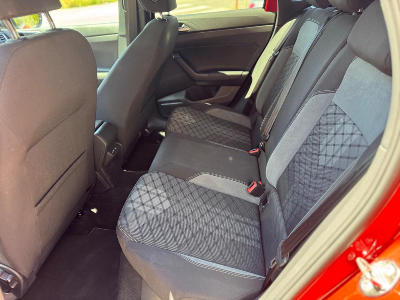 Volkswagen Taigo 1.0 TSI 110 CV R-Line NEOPATENTATI