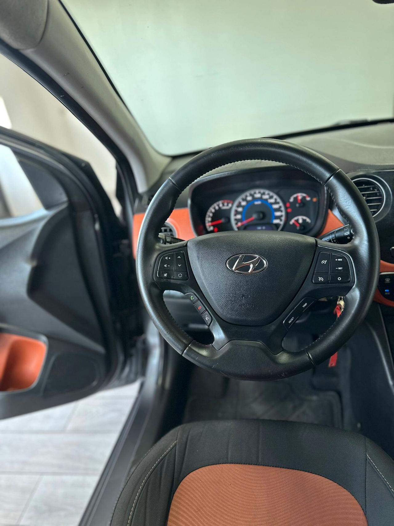 Hyundai i10 1.0 MPI Sound Edition A/T