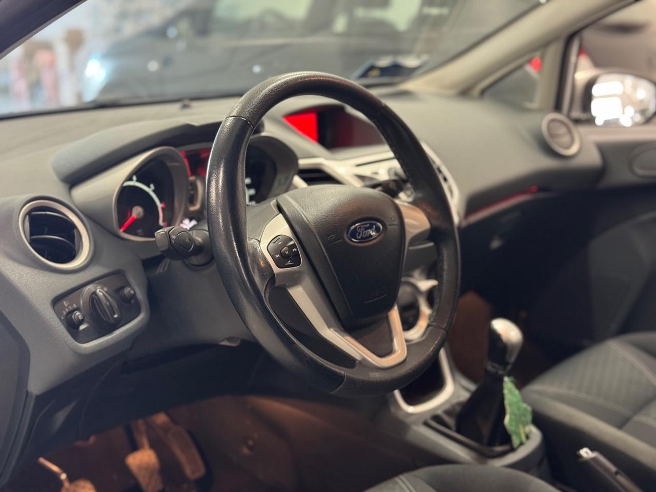 Ford Fiesta 1.2 82 CV 5 porte NEOPATENTATI