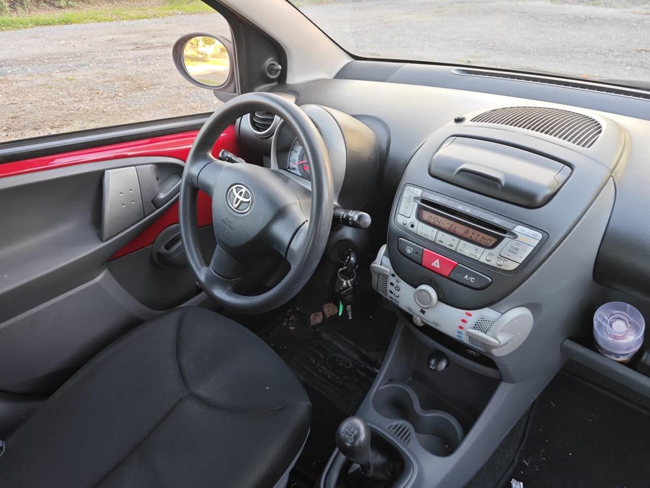 TOYOTA AYGO 1.0 benzina - POCHI KM - 2011