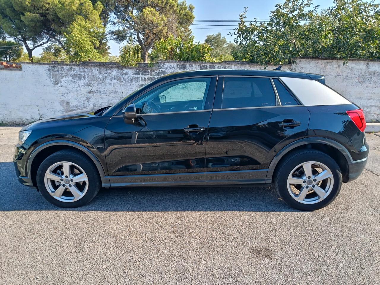 Audi Q2 30 TDI Business Design