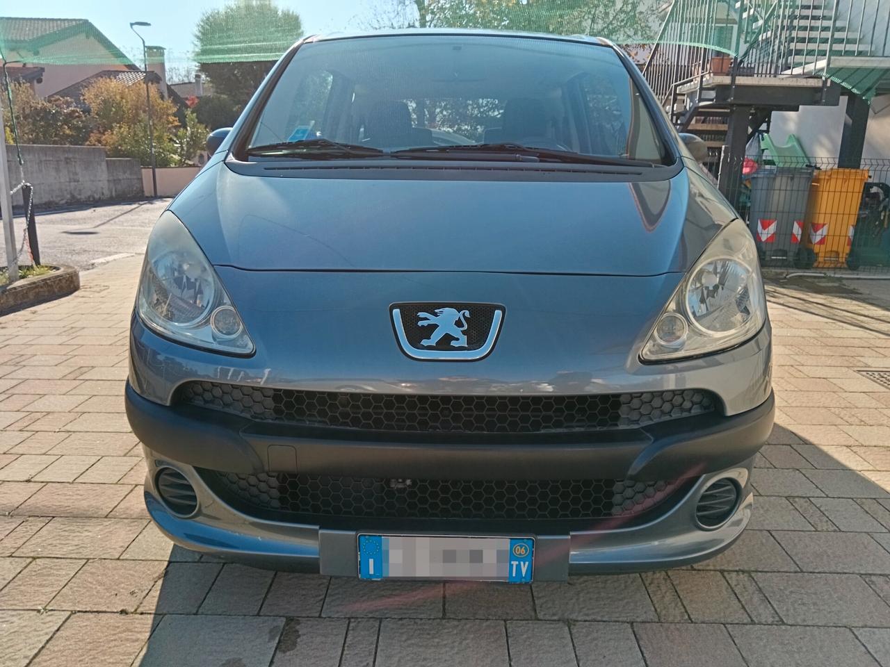 Peugeot 1007 1.4 HDi Sporty