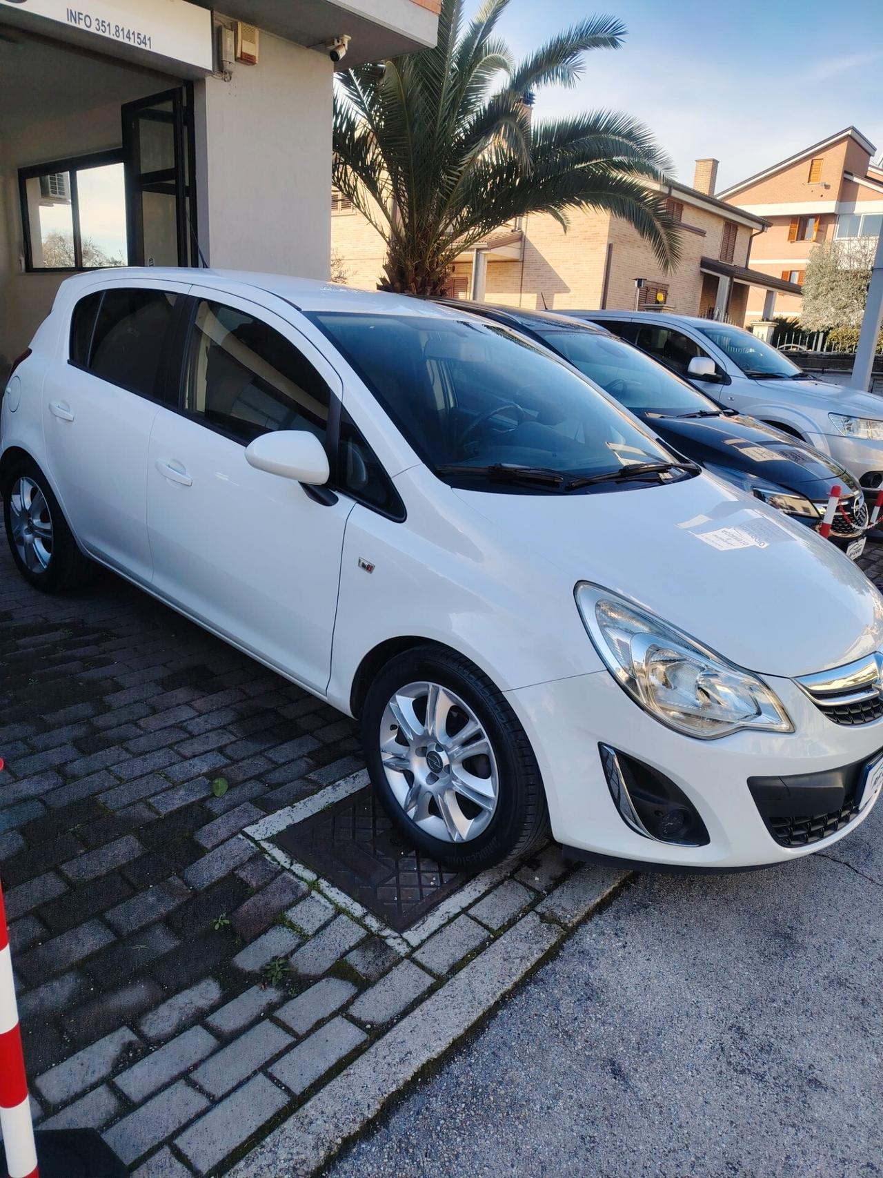 Opel Corsa 1.2 5 porte Cosmo