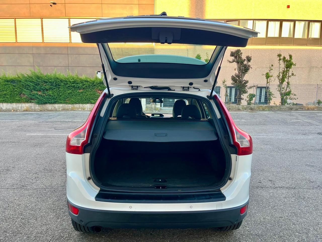 Volvo XC60 2.4d 2008 320.000km 4x4 perfettamente funzionante