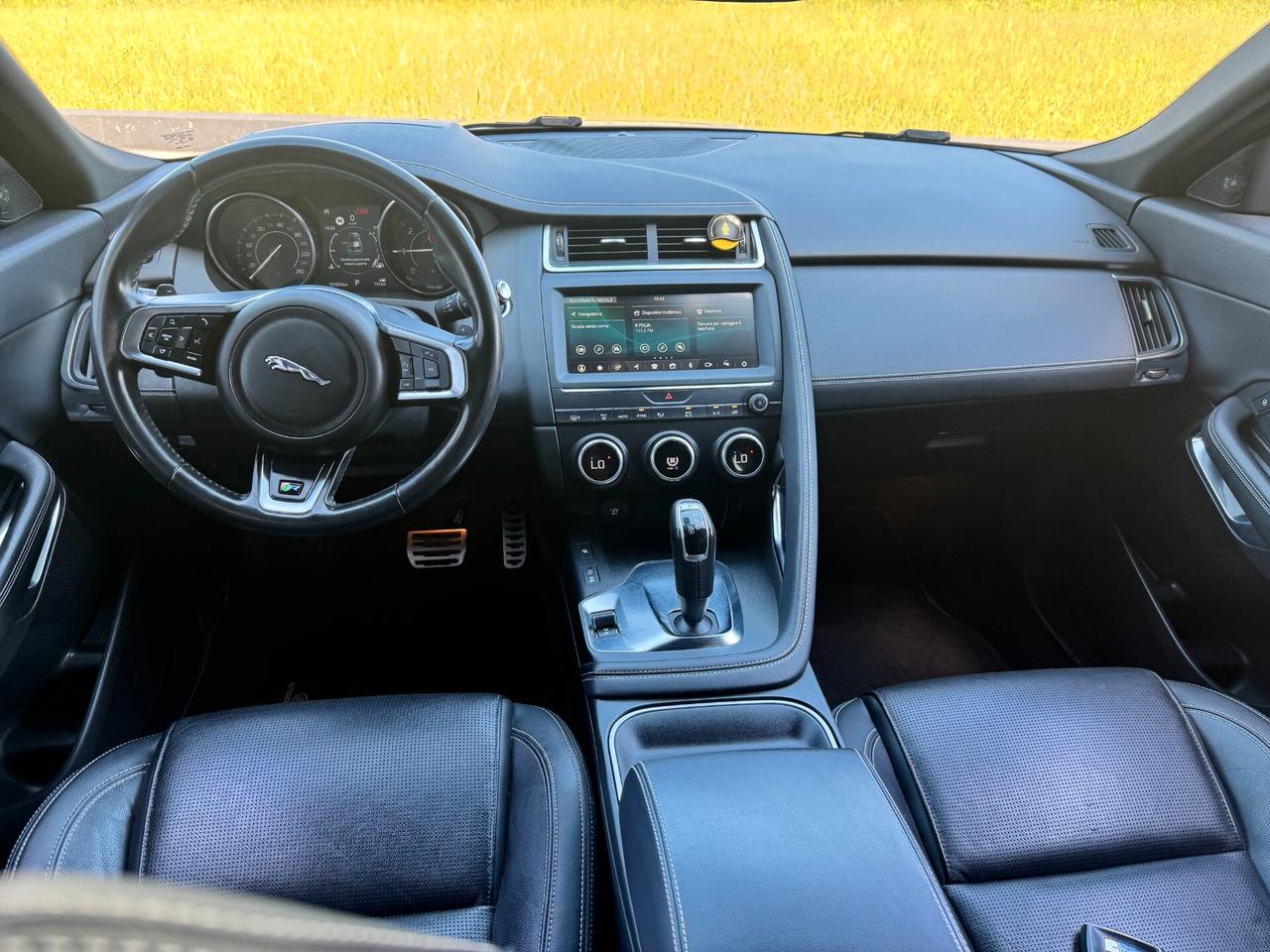 Jaguar E-Pace 2.0D 180 CV AWD R-Dynamic FINANZIABILE