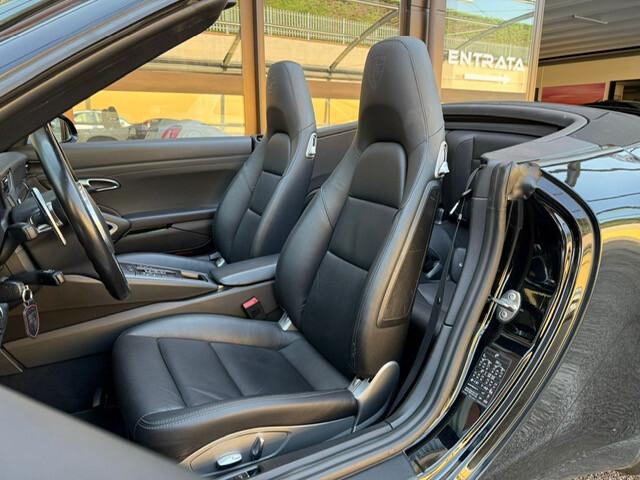 Porsche 911 3.4 Carrera Cabriolet Black Edition