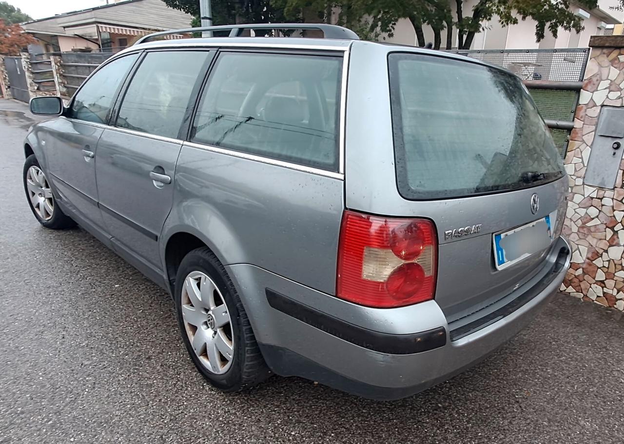 Volkswagen Passat 1.9 TDI/130 CV cat Var. H.line