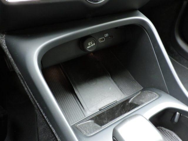 VOLVO XC40 B3 CORE AUTOMATICA AZIENDALE