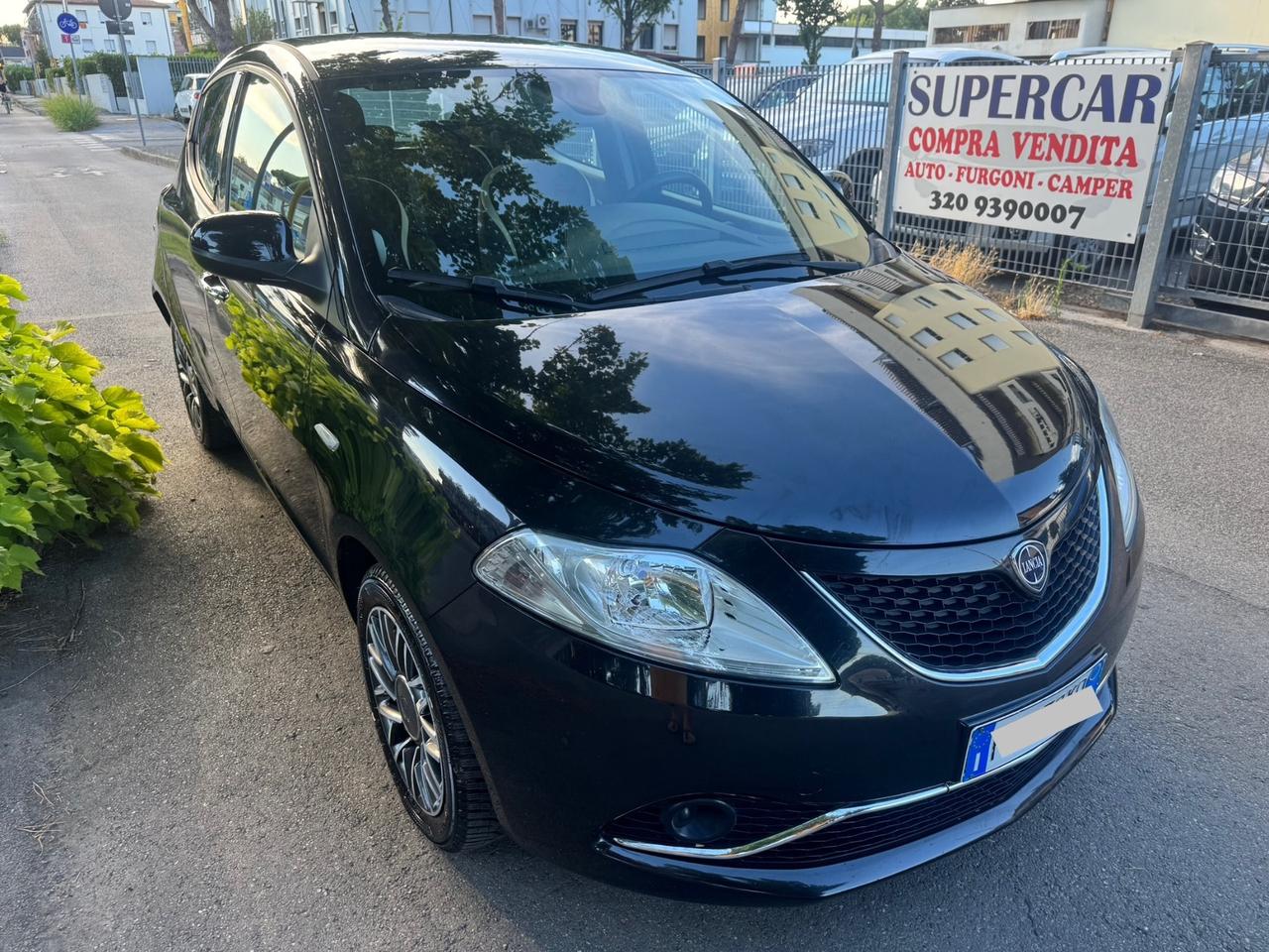 Lancia Ypsilon 1.3 MJT 95 cv neopaten garanzia 12 mesi