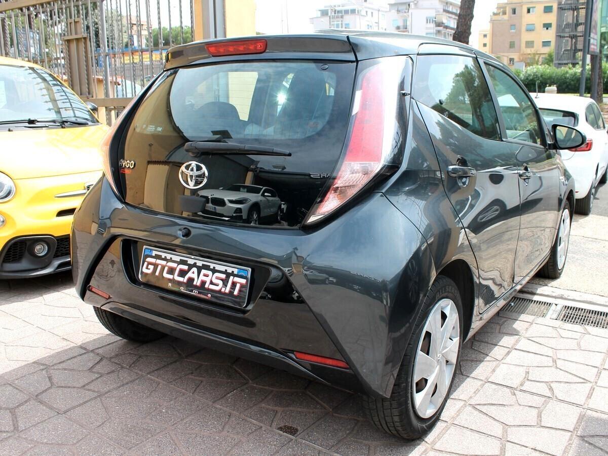 Toyota Aygo 1.0 VVT-i 69 CV 5 porte x-play TSS