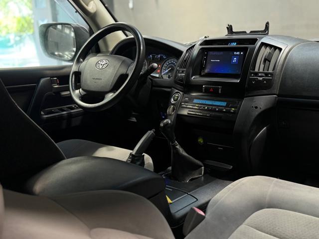 TOYOTA Land Cruiser TROPICALE GX V8 manual