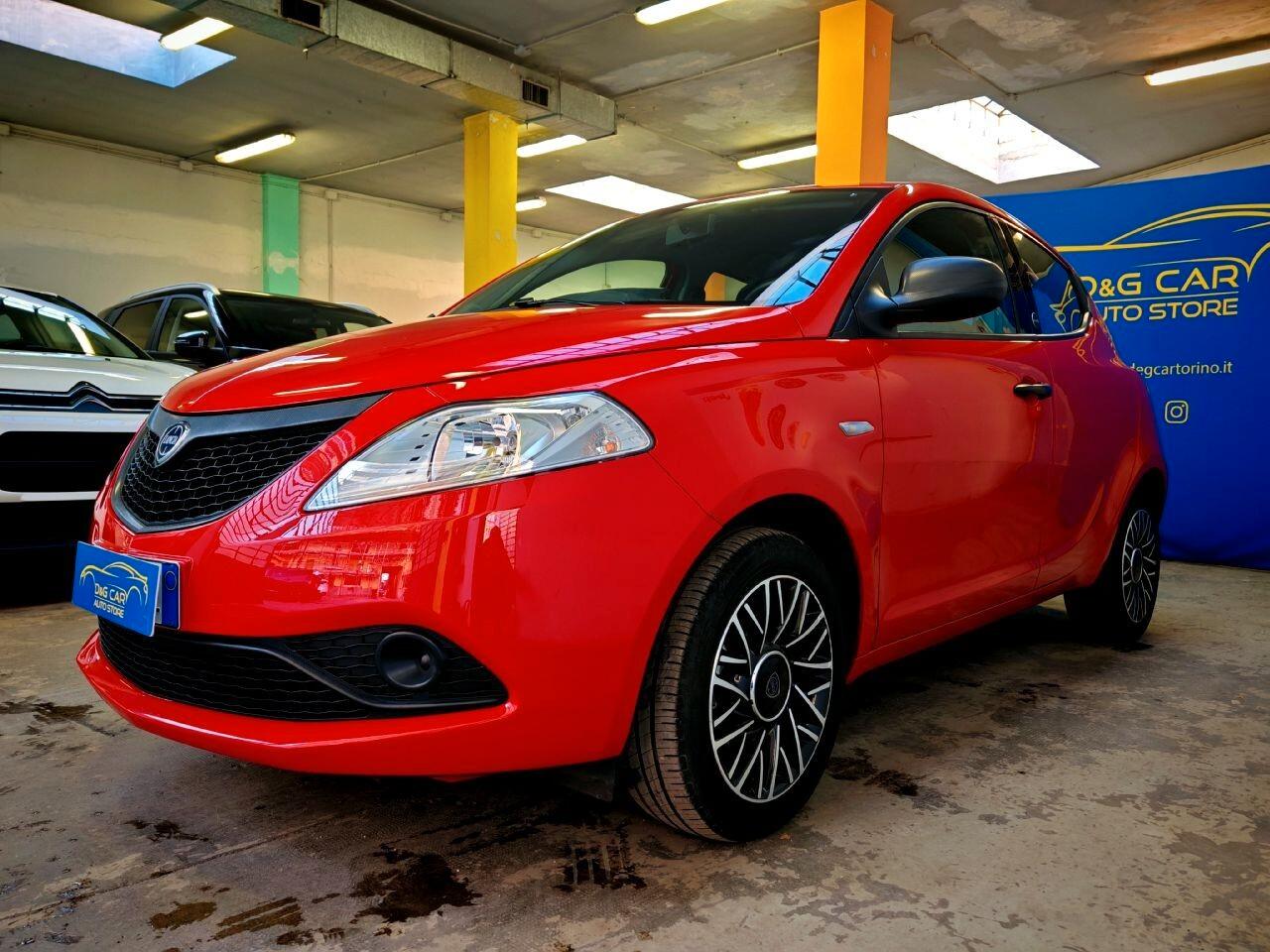 Lancia Ypsilon 1.0 Hybrid Ecochic