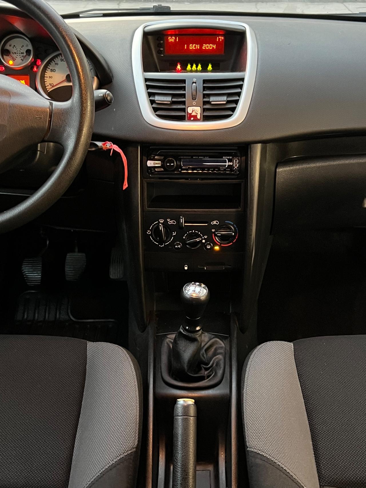 Peugeot 207 1.4 8V 75CV 5p. X Line
