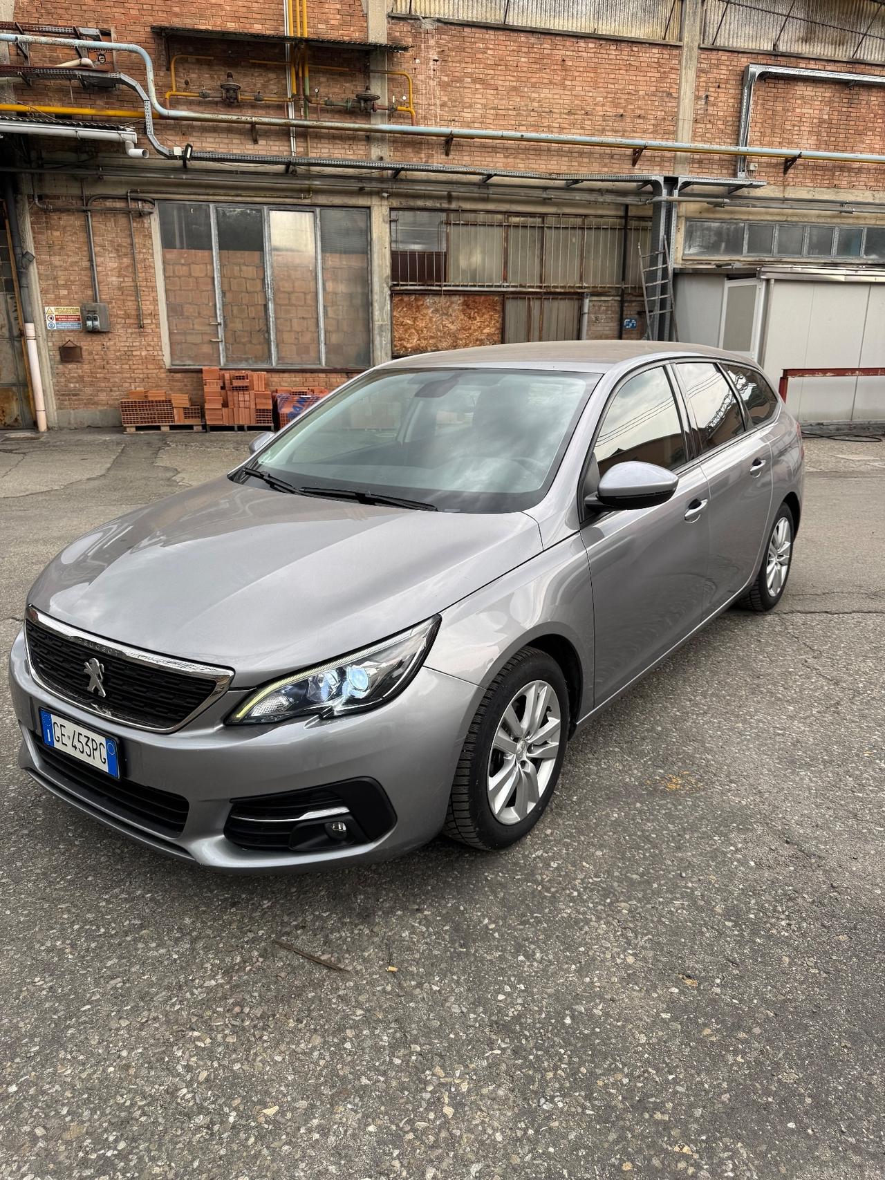 Peugeot 308 BlueHDi 130 S&S SW Allure
