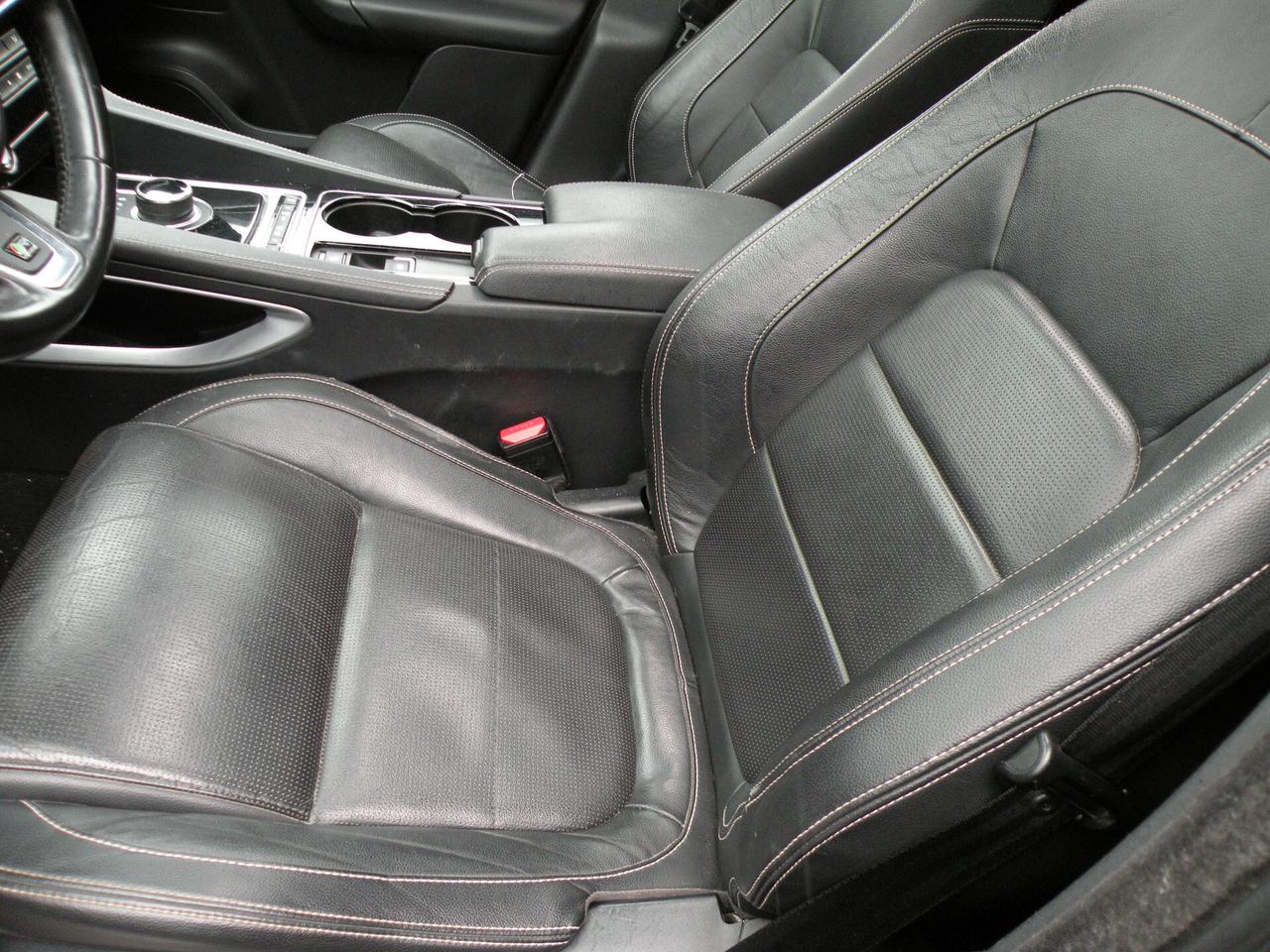 Jaguar F-Pace 2.0 D 180 CV AWD aut. R-Sport