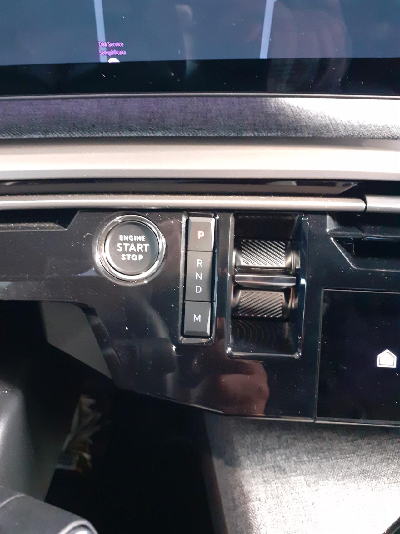 Peugeot 3008 Hybrid 145cv e-DCS6 GT