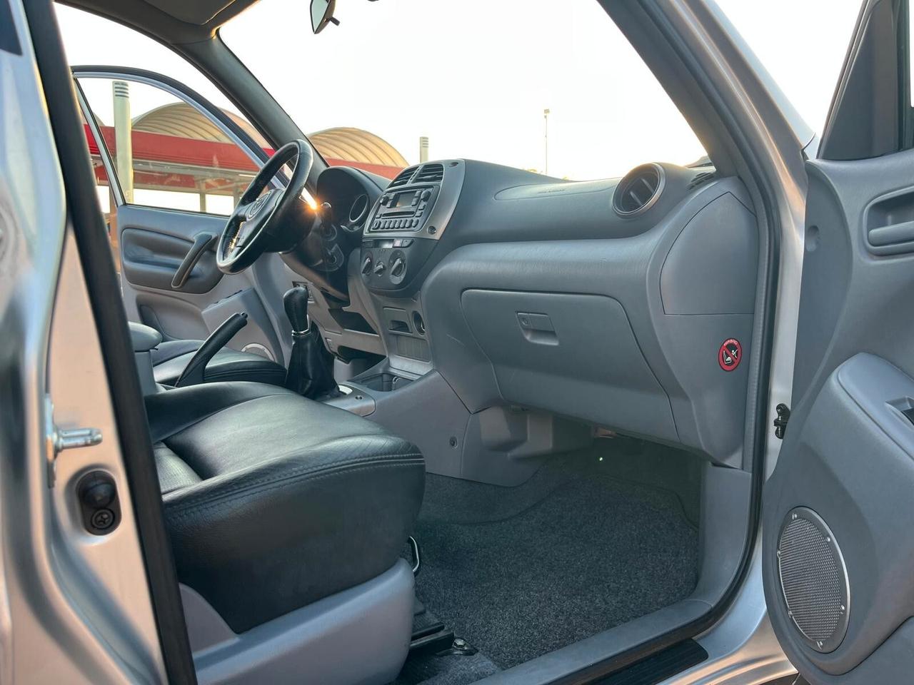 Toyota RAV 4 RAV4 2.0 Tdi D-4D cat 5 porte Sol