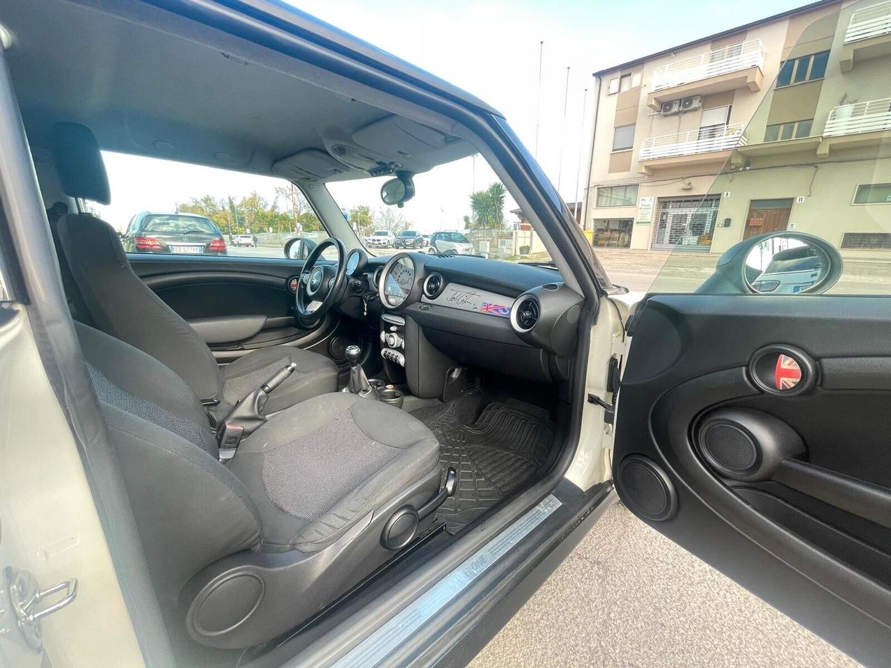 Mini 1.4 16V One Chili