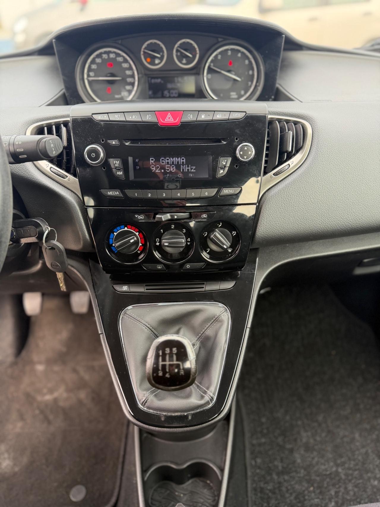 Lancia Ypsilon 0.9 TwinAir 85 CV 5 porte Metano Ecochic Gold