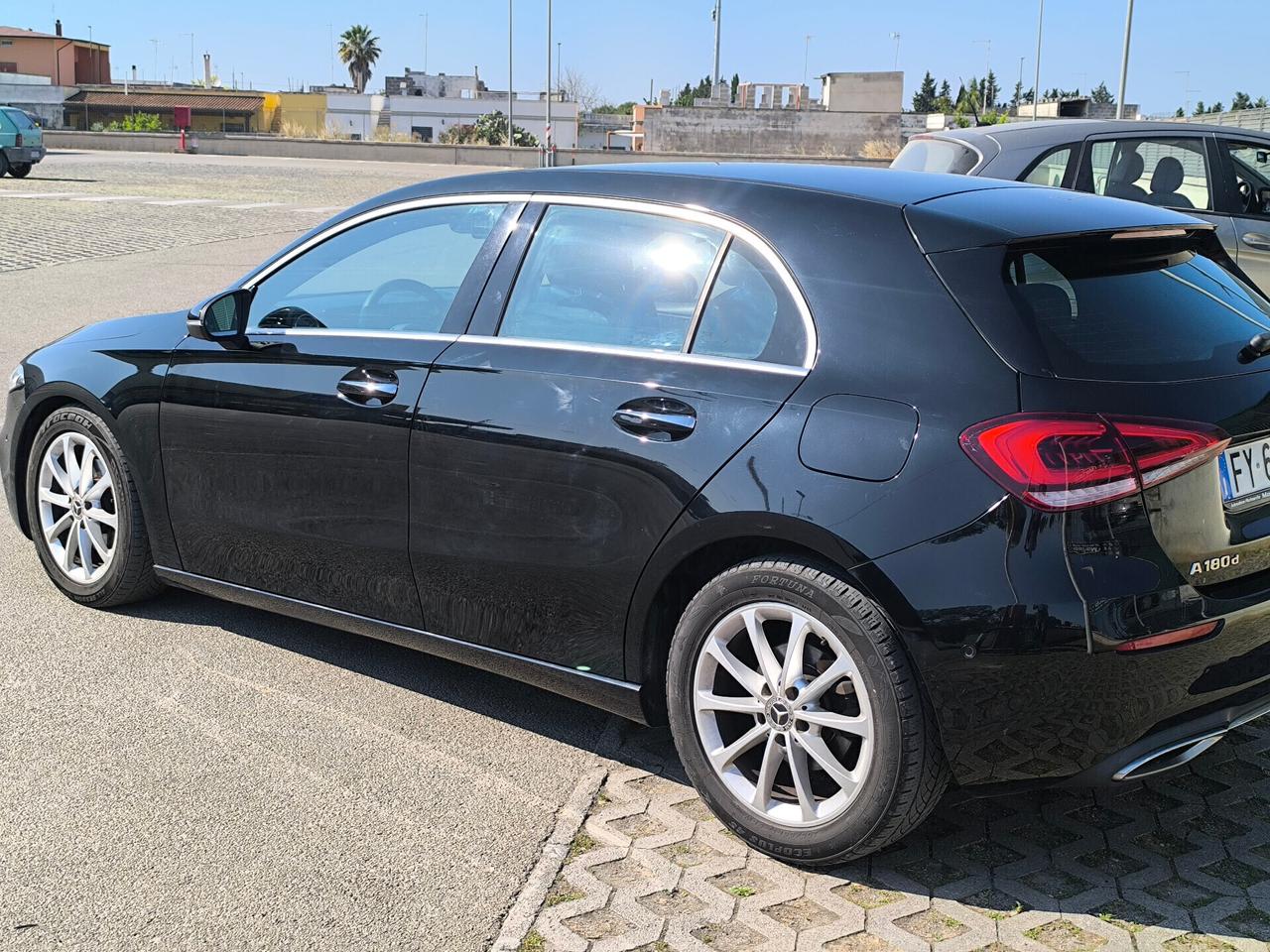 MERCEDES-BENZ A 180d AUTOMATIC SPORT PLUS LED AMBIENT