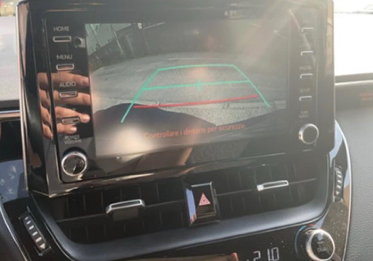 Toyota Corolla Touring Sports 1.8 Hybrid Business Tech