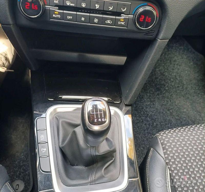 KIA Xceed XCeed 1.0 t-gdi High Tech Gpl 117cv