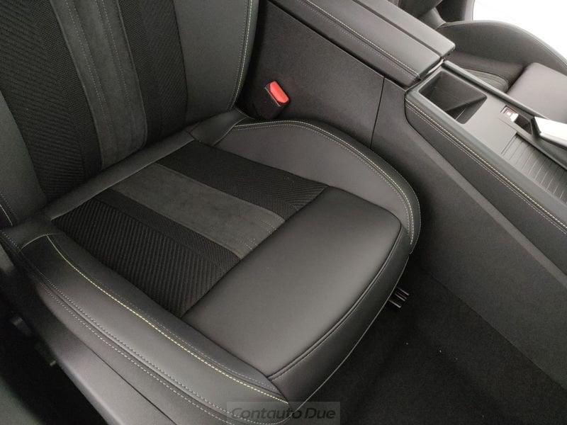 Peugeot 408 GT Exclusive Hybrid 145 e-DSC6