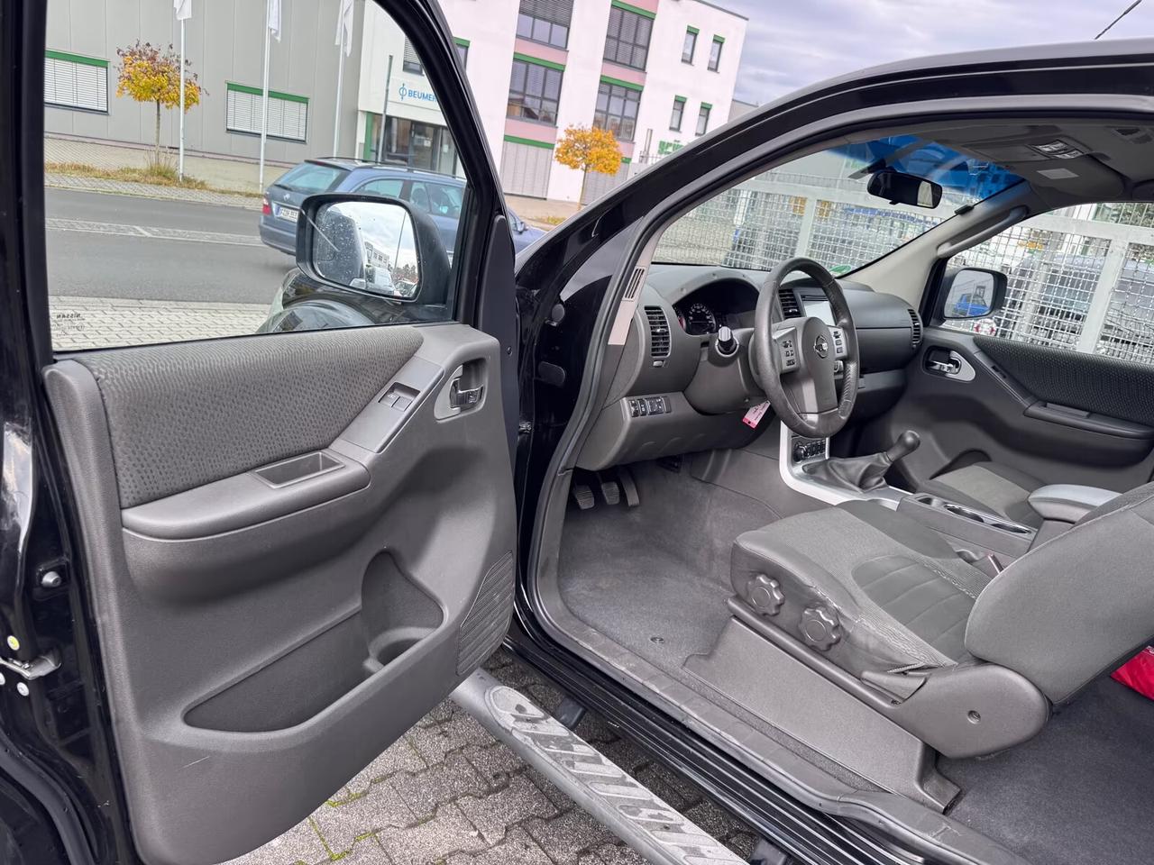 Nissan Navara 2.5 dCi 190CV King Cab