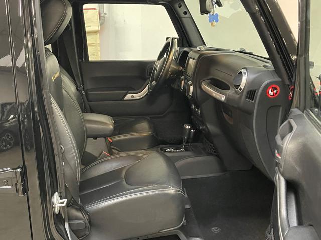 JEEP Wrangler Unlimited 2.8 CRD DPF Sahara Auto