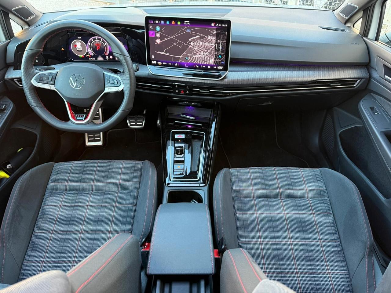 New Volkswagen Golf 8.5 GTI 2.0 TSI 265 CV