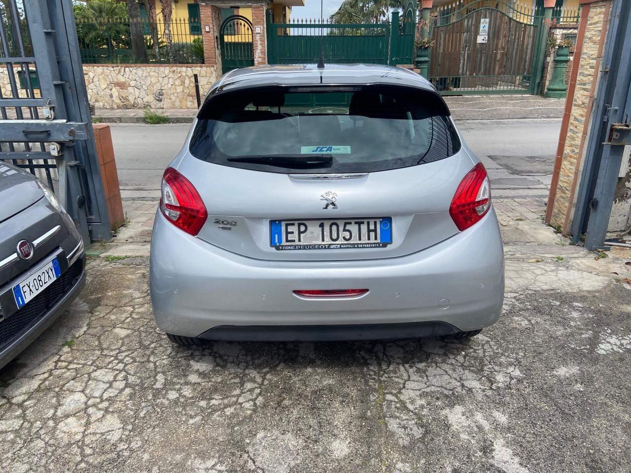 Peugeot 208 1.4 HDi 68 CV 5 porte Allure automatico