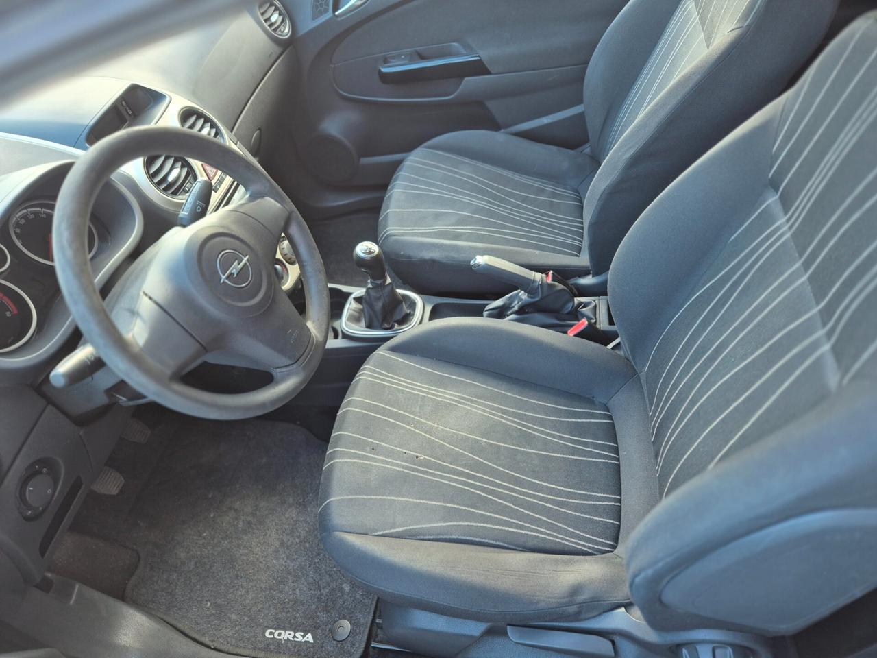 Opel Corsa 1.2 3 porte Club
