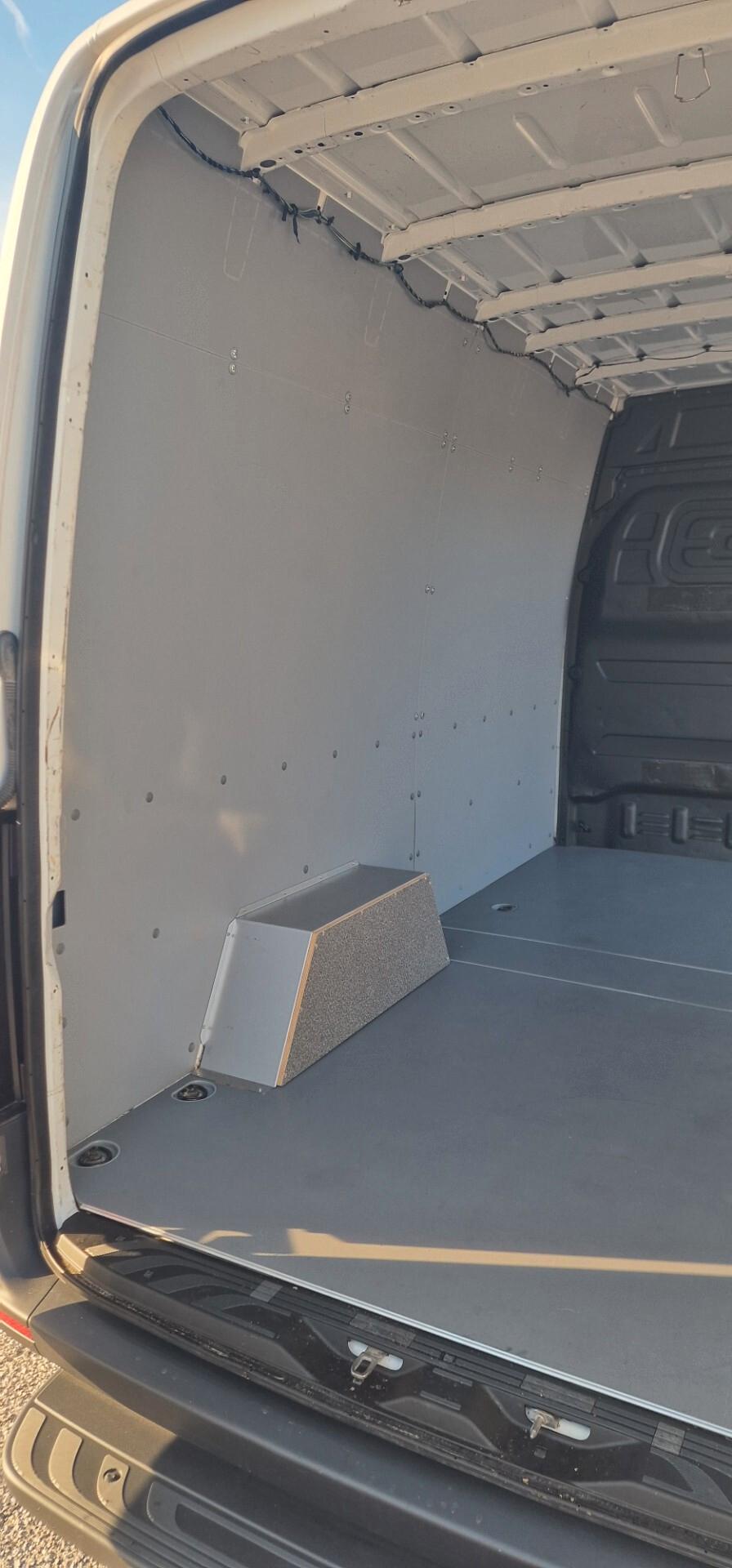 Mercedes Benz Sprinter passo medio tetto alto 150 cv trazione posteriore