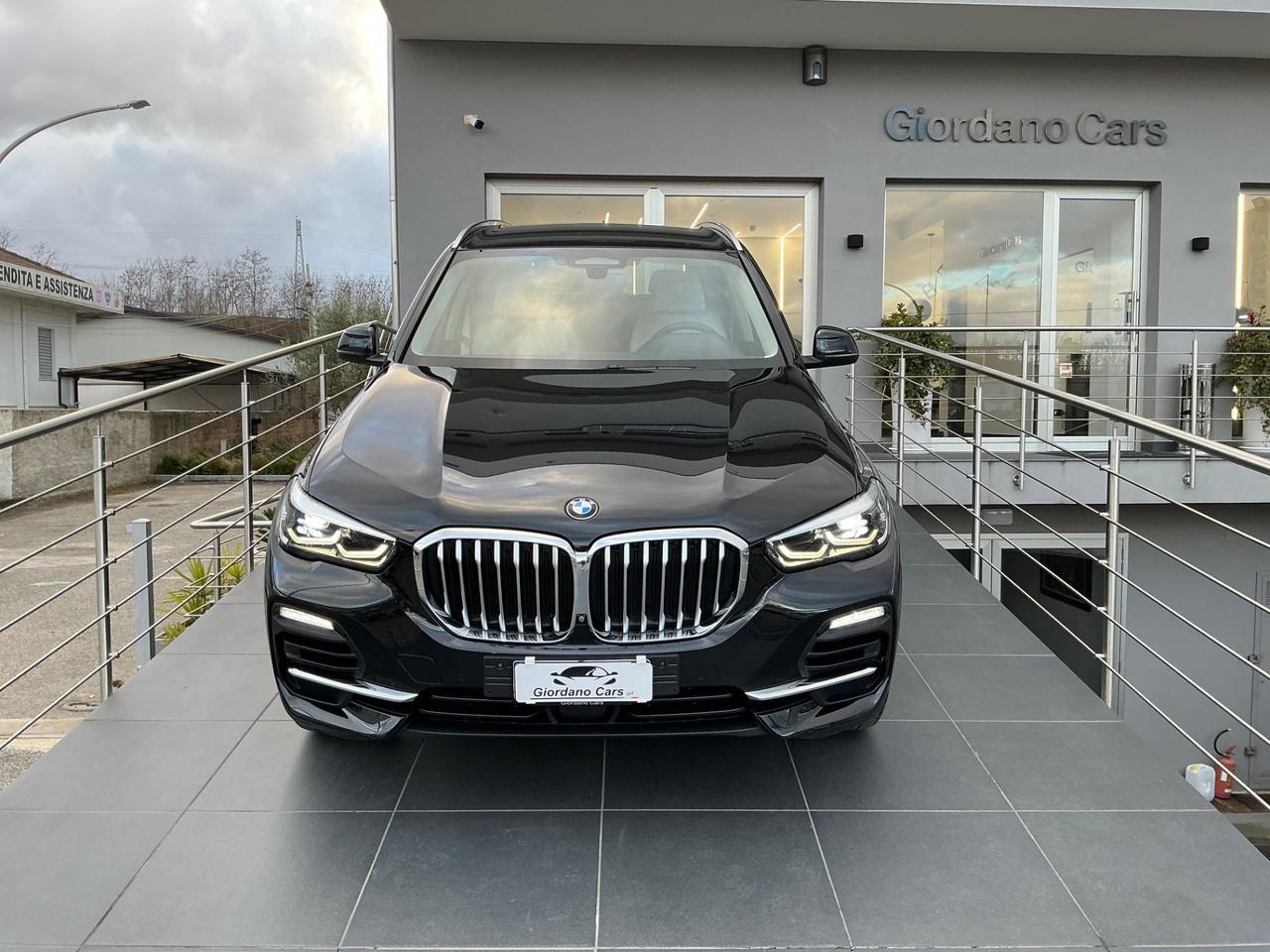 Bmw X5 xDrive30d xLine in garanzia