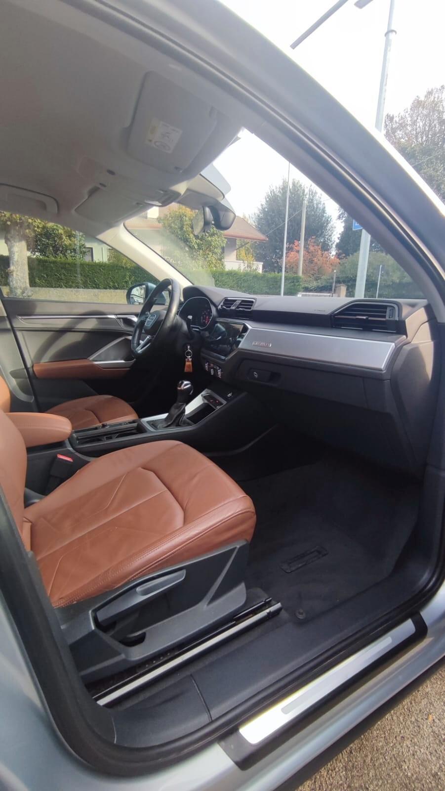 Audi Q3 40 TDI quattro S tronic Business Advanced