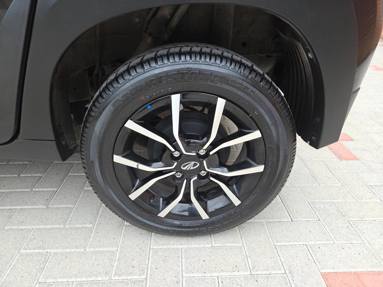 Mahindra KUV100 1.2 VVT 87 cv M-Bifuel GPL K8