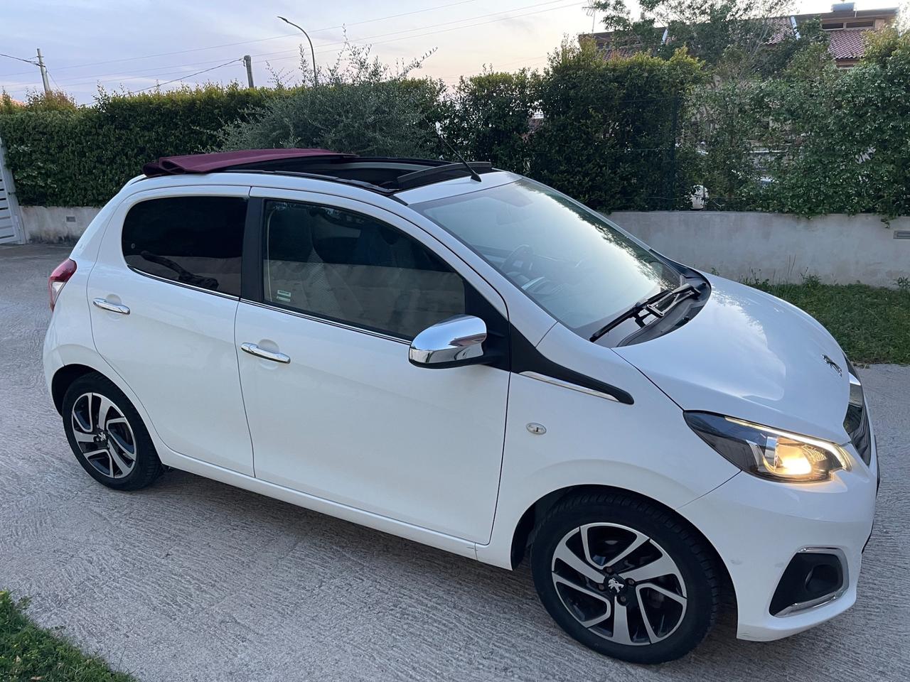 Peugeot 108 PureTech 82 5 porte Allure
